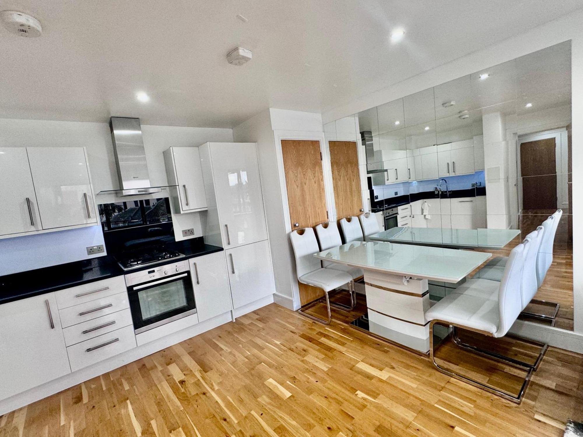 Luxury 2 Bed Entire Apartment-Near Tube & Shopping Centre Harrow Exterior foto