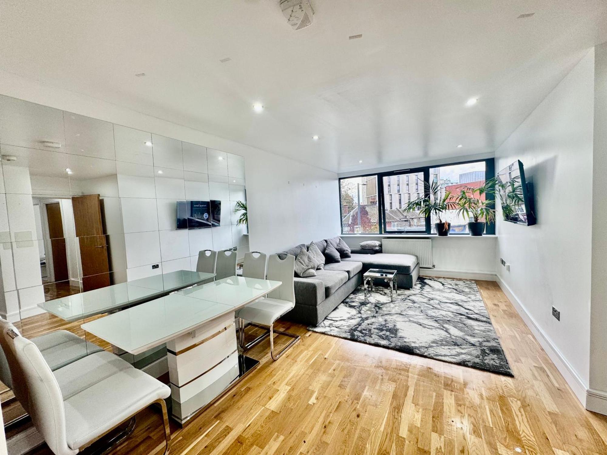 Luxury 2 Bed Entire Apartment-Near Tube & Shopping Centre Harrow Exterior foto